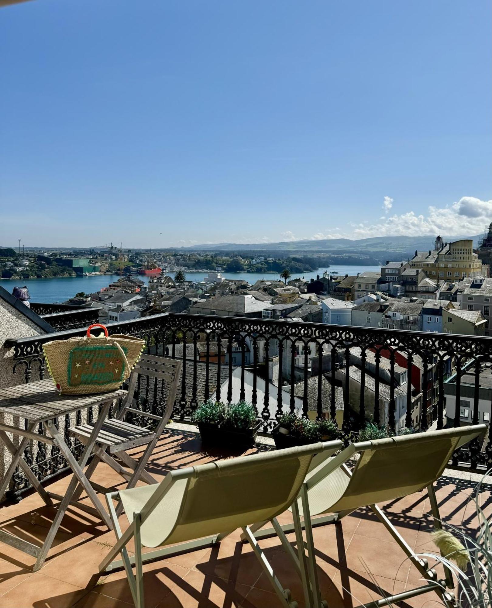 Moderno Piso Con La Mejor Terraza De Ribadeo Y Vistas Maravillosas 外观 照片